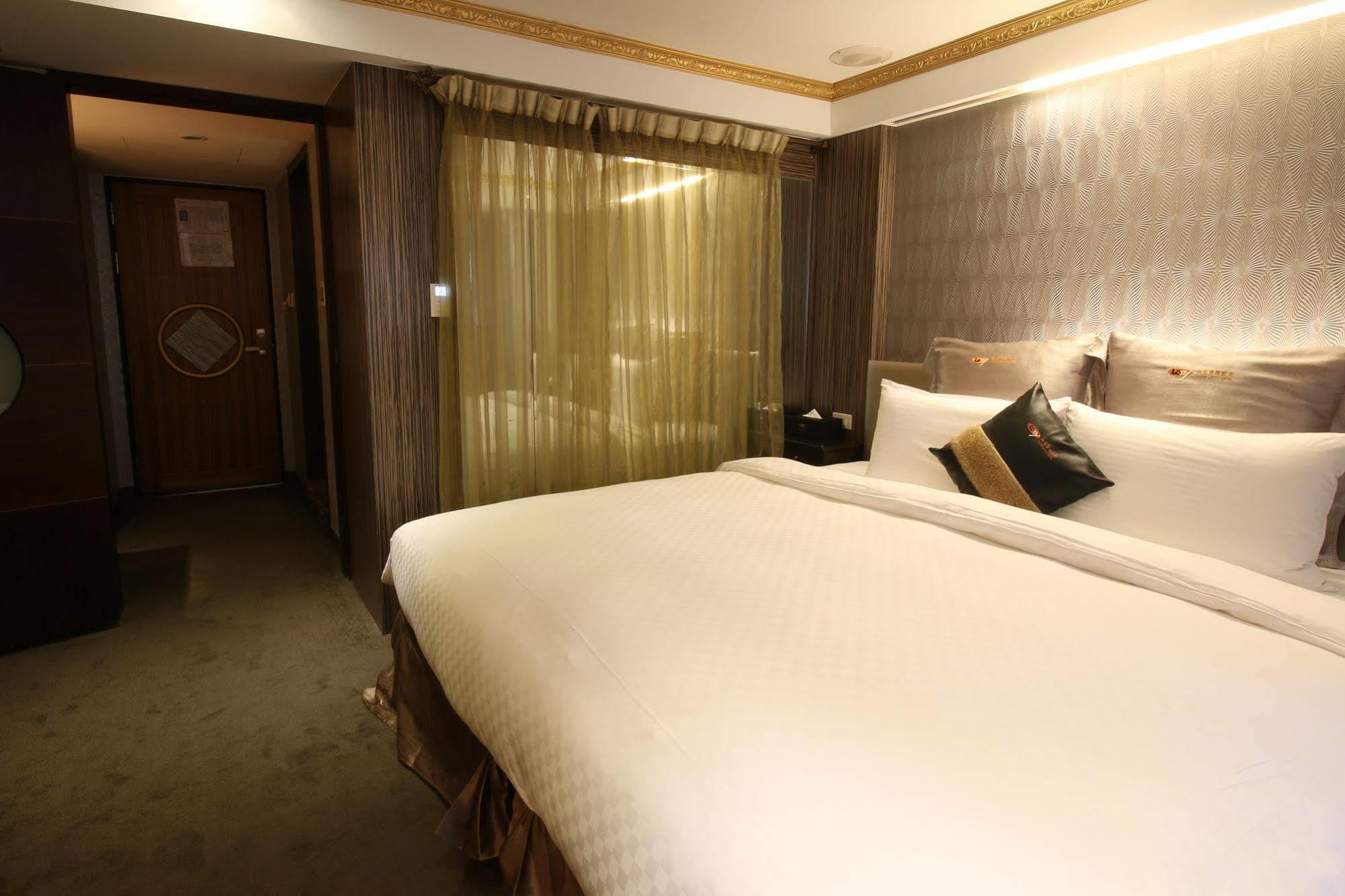 Khách sạn Lotty 3*